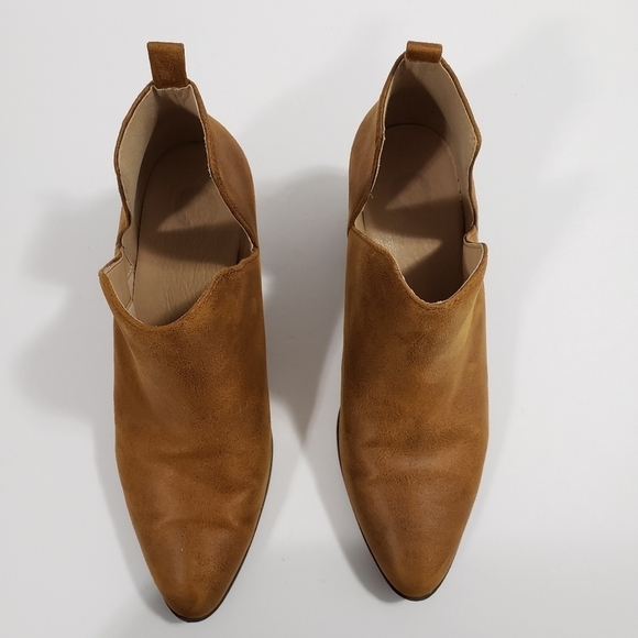 Journee Lola Ankle Bootie Size 9 Tan Brown Faux Leather Boots Western Boho Rodeo - Picture 6 of 13